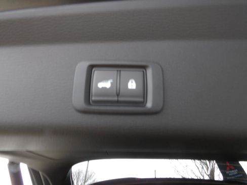 New 2026 Mitsubishi Outlander SEL image 11