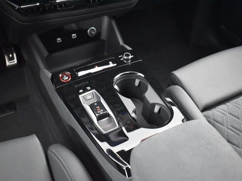 New 2027 Audi SQ6 e-tron Premium Plus AWD/4WD image 16