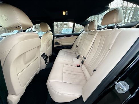 Used 2017 BMW 540i xDrive image 25