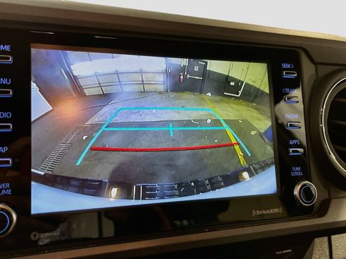 Used 2022 Toyota Tacoma TRD Off-Road w/ Technology Package RWD image 13