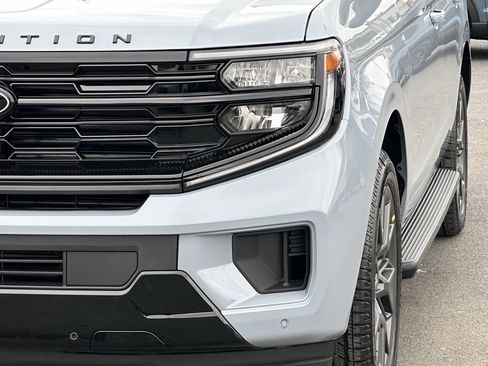 New 2026 Ford Expedition Platinum w/ Stealth Appearance Package image 43