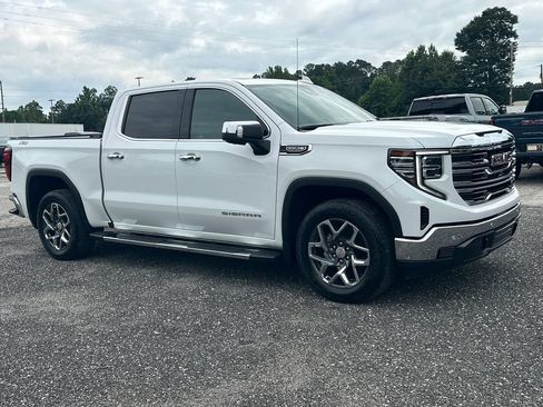 Used 2023 GMC Sierra 1500 SLT w/ SLT Premium Plus Package AWD/4WD image 4