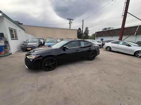Used 2023 Nissan Maxima SR w/ Sport Mat Group FWD image 23