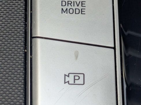 Used 2023 Hyundai Elantra SEL w/ Preferred Accessory Package FWD image 23
