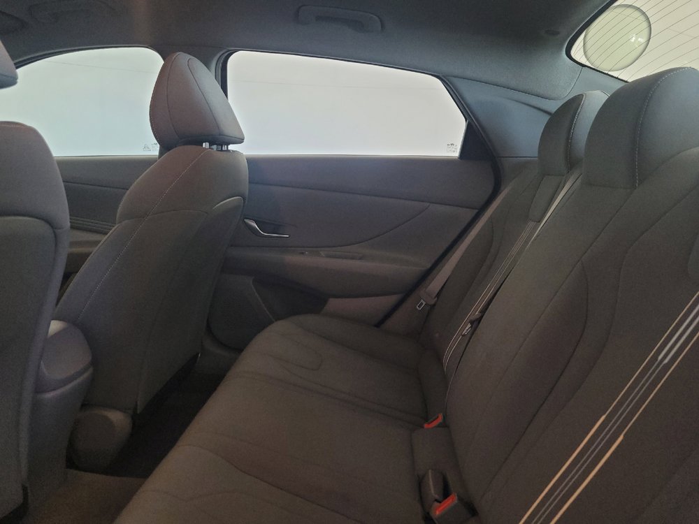 Used 2023 Hyundai Elantra SEL w/ Convenience Package FWD image 19