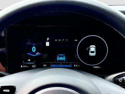 Used 2024 Hyundai Elantra Limited image 12