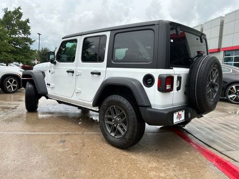 Used 2025 Jeep Wrangler Unlimited Sport AWD/4WD image 8