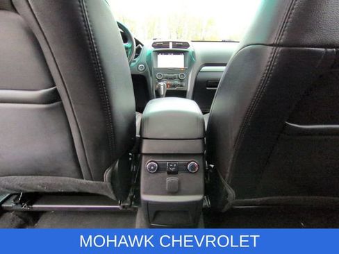 Used 2019 Ford Explorer XLT w/ Equipment Group 202A AWD/4WD image 23