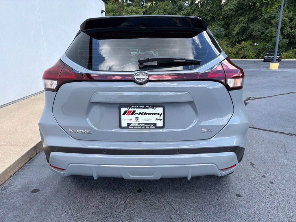 Used 2024 Nissan Kicks SR w/ SR Premium Package FWD image 9