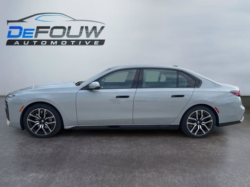 Certified 2023 BMW 760i xDrive image 18
