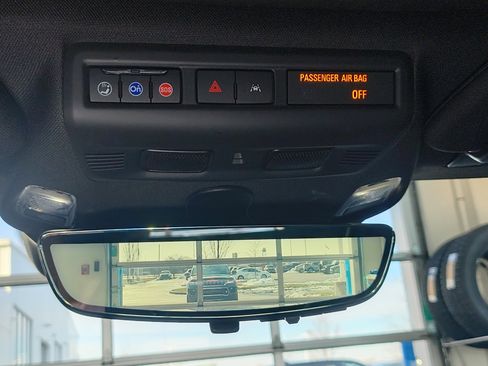 Used 2024 Chevrolet Corvette Stingray Preferred Cpe w/ Z51 Performance Package image 17