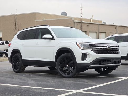 New 2026 Volkswagen Atlas SE image 2
