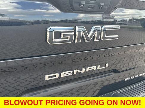 Used 2023 GMC Sierra 1500 Denali Ultimate AWD/4WD image 10