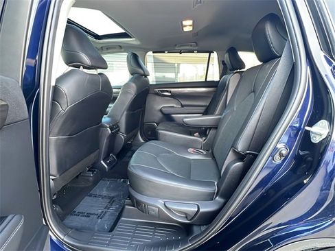 Used 2020 Toyota Highlander Limited image 17