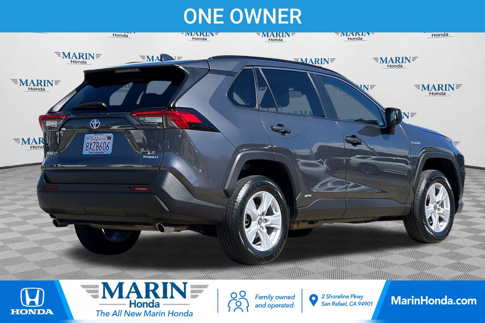 Used 2021 Toyota RAV4 LE w/ Carpet Mat Package (TMS) AWD/4WD image 3