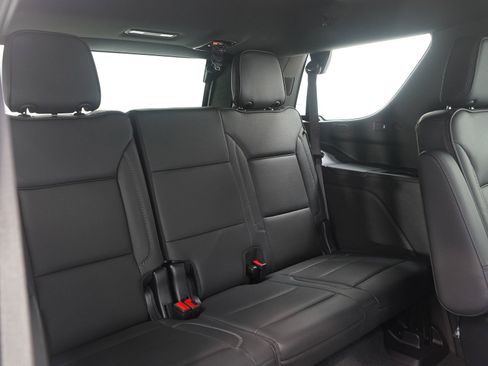 Used 2025 GMC Yukon Denali AWD/4WD image 15