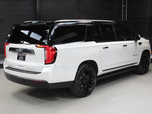 Used 2024 GMC Yukon XL Denali Ultimate image 11