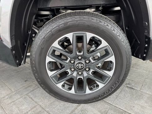 Used 2025 Toyota Tundra Limited AWD/4WD image 4