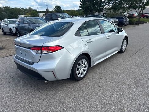 Used 2024 Toyota Corolla LE FWD image 3