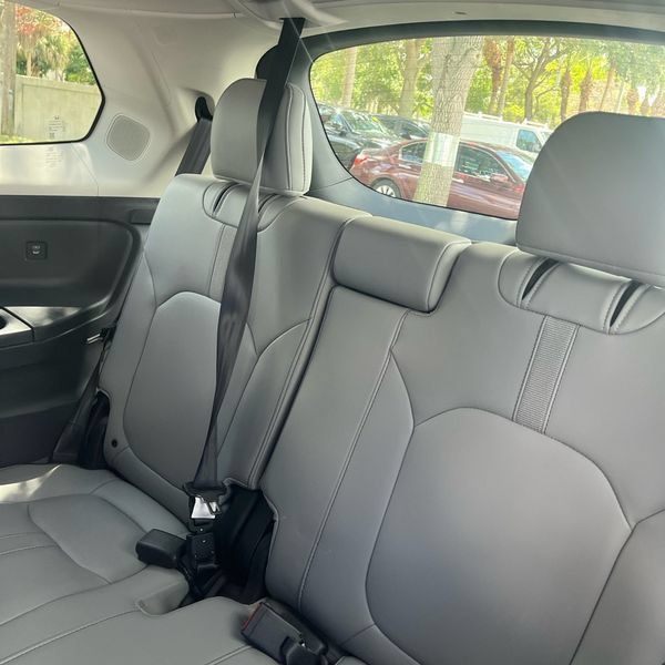Used 2024 Honda Pilot Touring image 17
