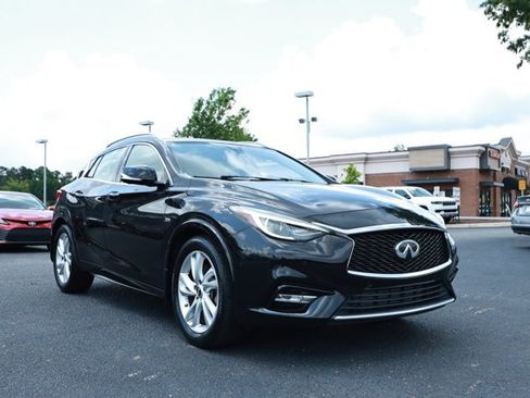Used 2019 INFINITI QX30 w/ Cargo Package FWD image 3