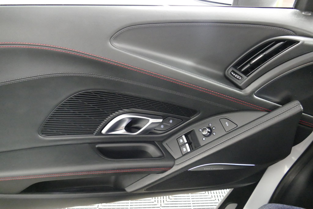 Used 2017 Audi R8 V10 w/ Carbon Exterior Package AWD/4WD image 19