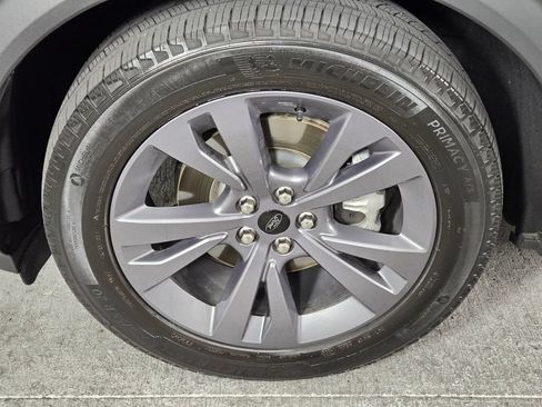 Used 2023 Ford Explorer XLT w/ Equipment Group 202A RWD image 14
