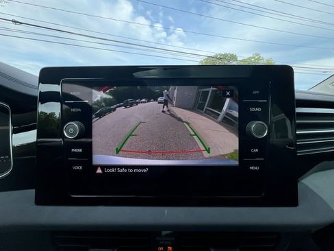 New 2025 Volkswagen Jetta SE image 17