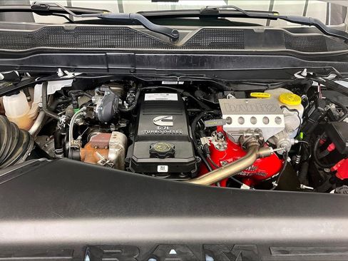 Used 2022 RAM 3500 Laramie AWD/4WD image 9