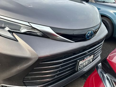 Used 2021 Toyota Sienna Platinum image 9