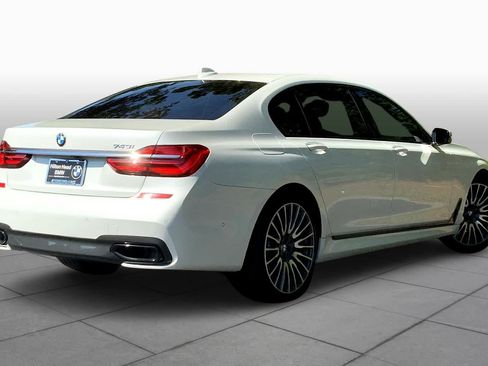 Used 2017 BMW 740i RWD image 12