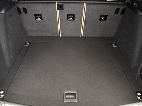 Used 2025 Porsche Macan image 53