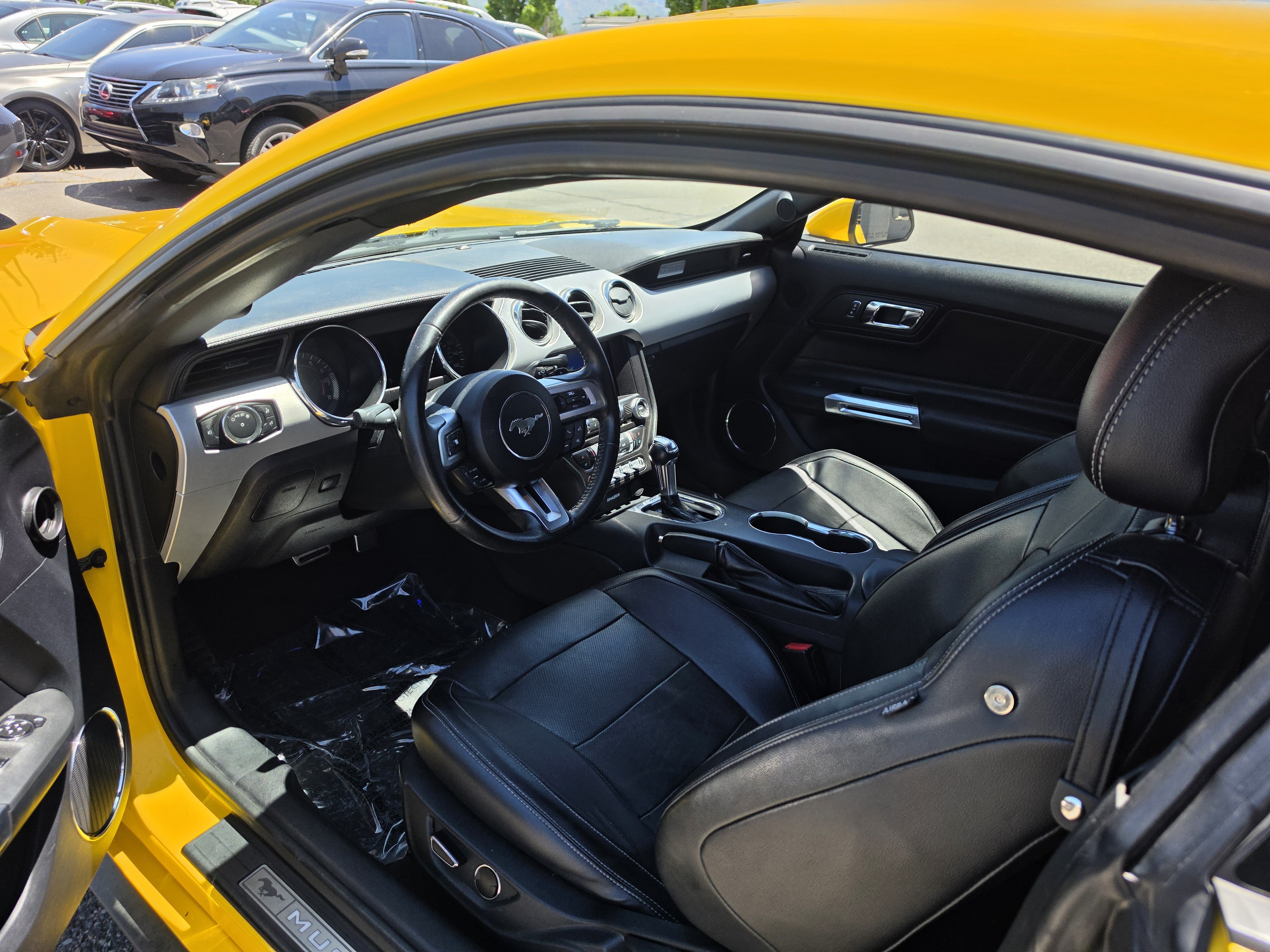 Used 2016 Ford Mustang Premium RWD image 10
