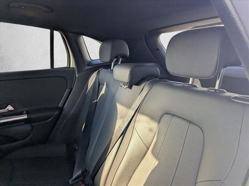 Used 2025 Mercedes-Benz GLA 250 image 15