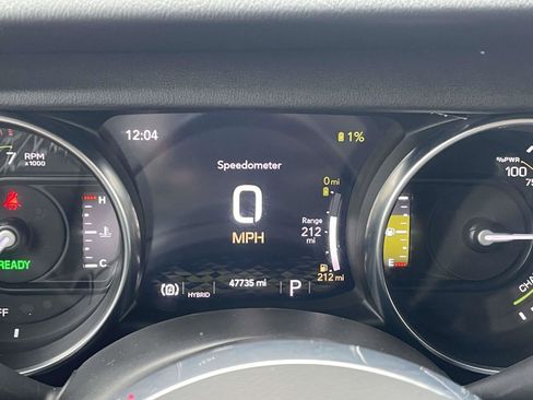 Used 2022 Jeep Wrangler Unlimited Sahara w/ Cold Weather Group image 11