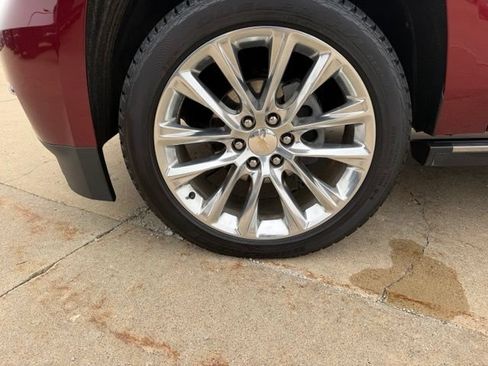 Used 2019 Chevrolet Suburban Premier w/ Premier Plus Edition AWD/4WD image 13