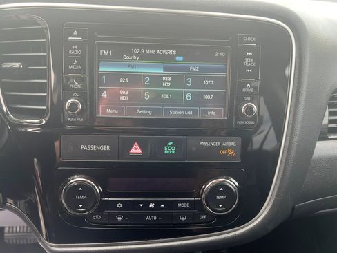 Used 2016 Mitsubishi Outlander SEL image 17