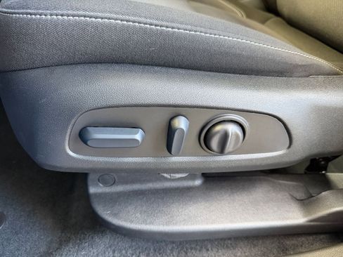 Used 2025 Chevrolet Blazer LT image 23