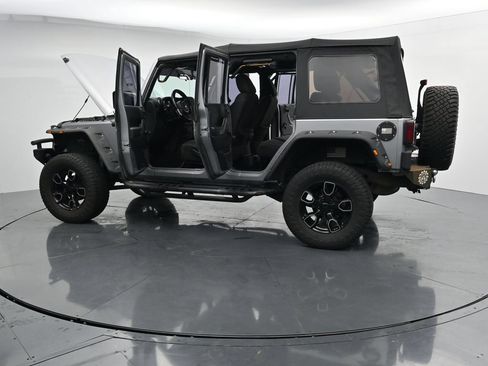 Used 2018 Jeep Wrangler Unlimited Sport AWD/4WD image 28