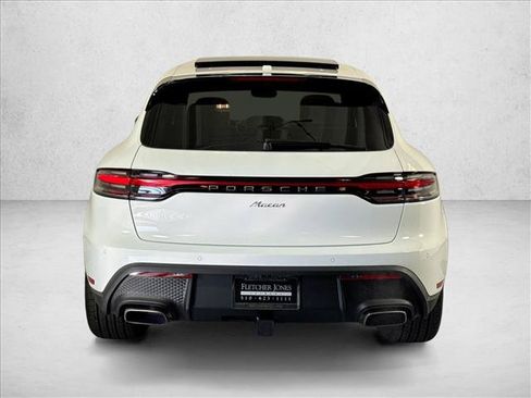 Certified 2026 Porsche Macan AWD/4WD image 10