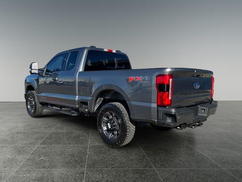 Used 2023 Ford F250 Lariat w/ Sport Appearance Package AWD/4WD image 5