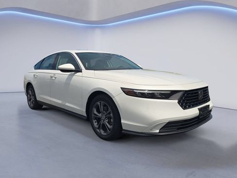 Used 2023 Honda Accord EX image 8