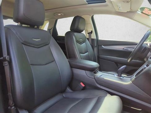 Used 2018 Cadillac XT5 Luxury w/ Driver Awareness Package FWD image 27