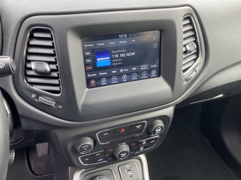 Used 2019 Jeep Compass Latitude image 35