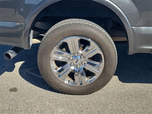 Used 2019 Ford F150 Lariat w/ Equipment Group 502A Luxury image 5