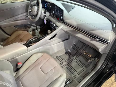 New 2026 Hyundai Elantra SE FWD image 30