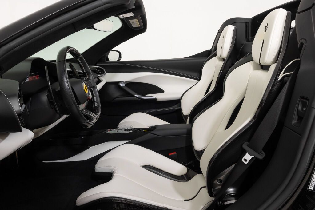 Used 2025 Ferrari 296 GTS RWD image 30