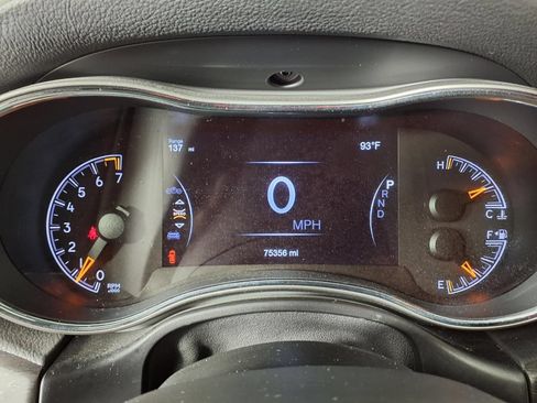 Used 2018 Jeep Grand Cherokee Laredo RWD image 26