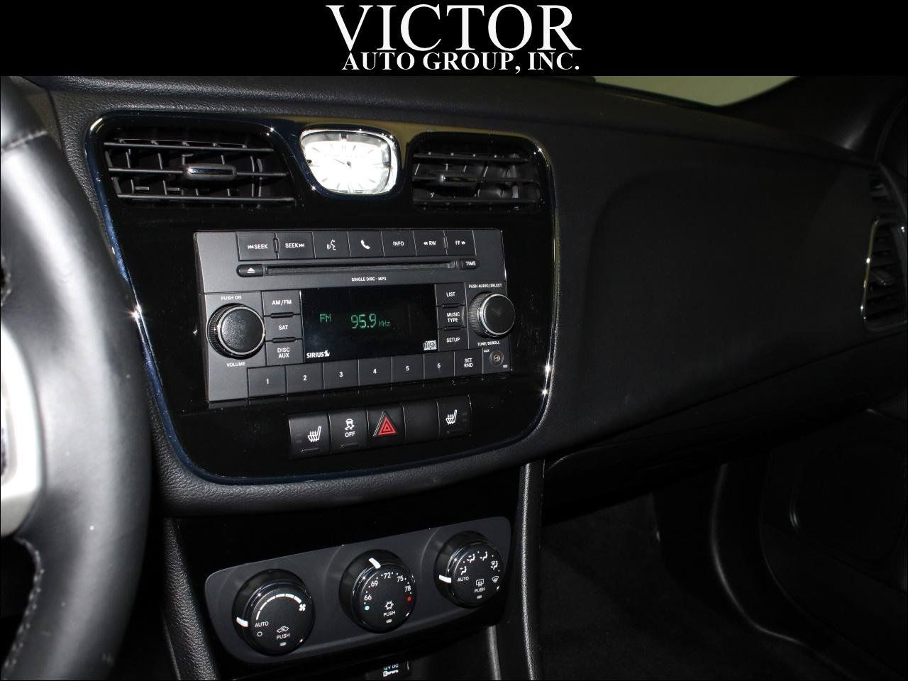 Used 2013 Chrysler 200 Limited FWD image 19