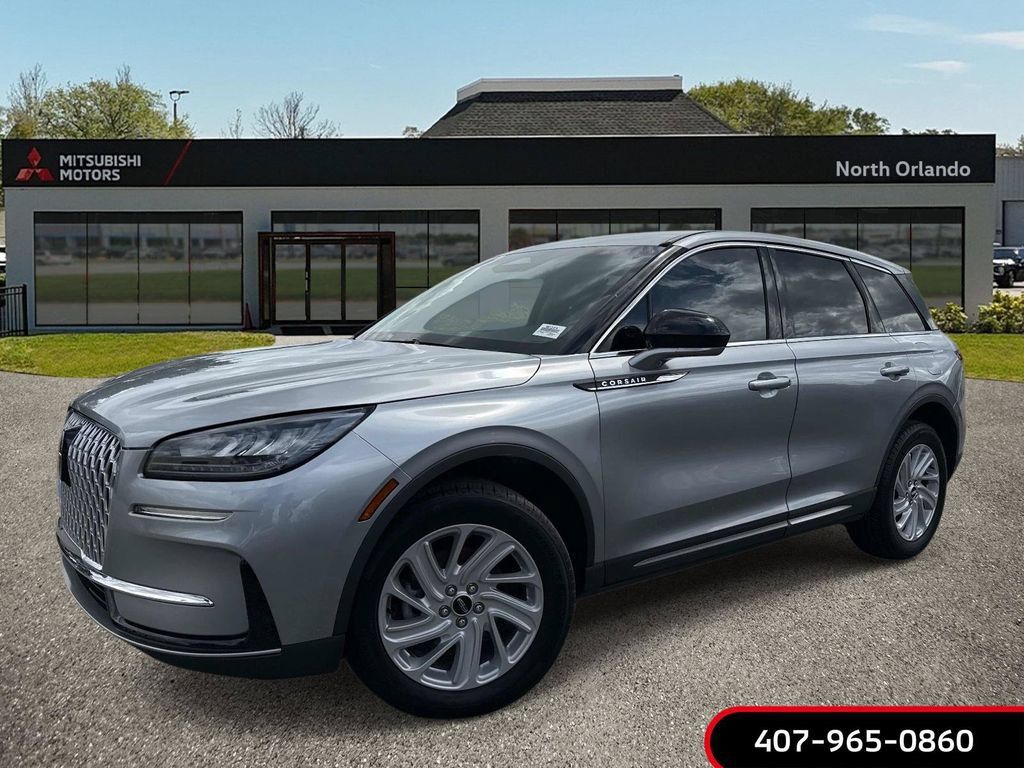 Used 2023 Lincoln Corsair FWD image 1